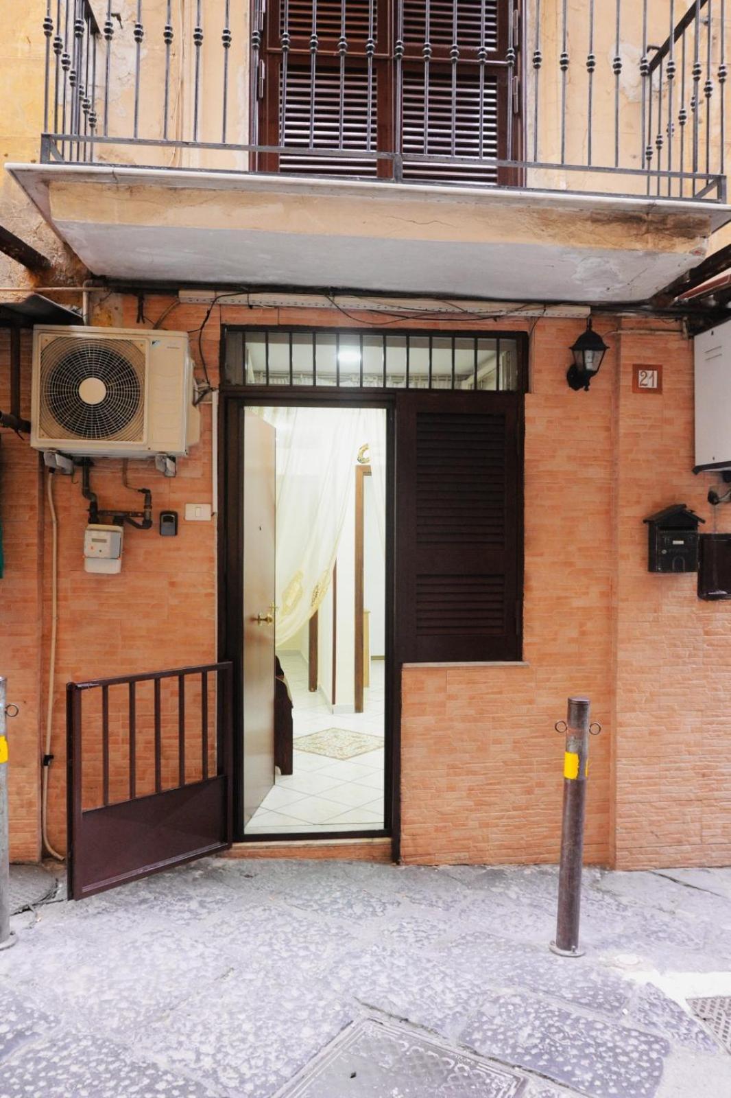 La Casa Di Nancy Next Plebiscito Apartment Наполи Екстериор снимка